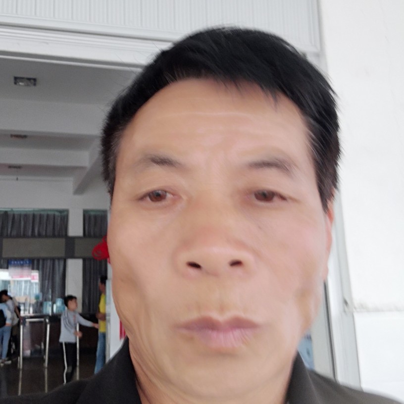 高跟鞋默默的照片