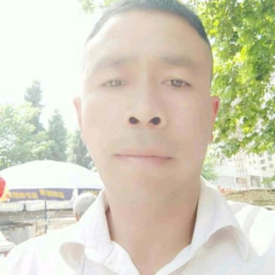 欢呼有黛儿的照片