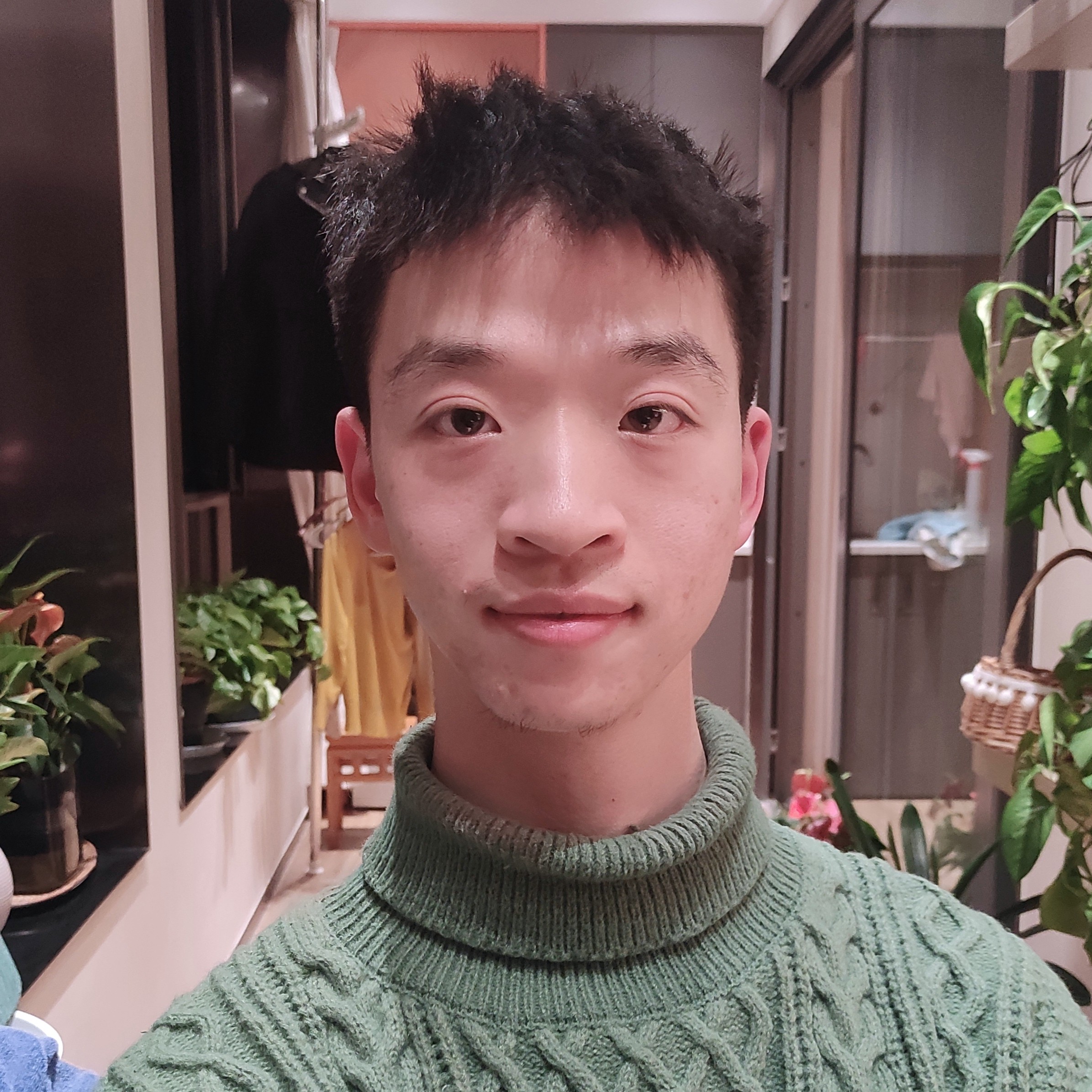 羽裳回首健壮的照片