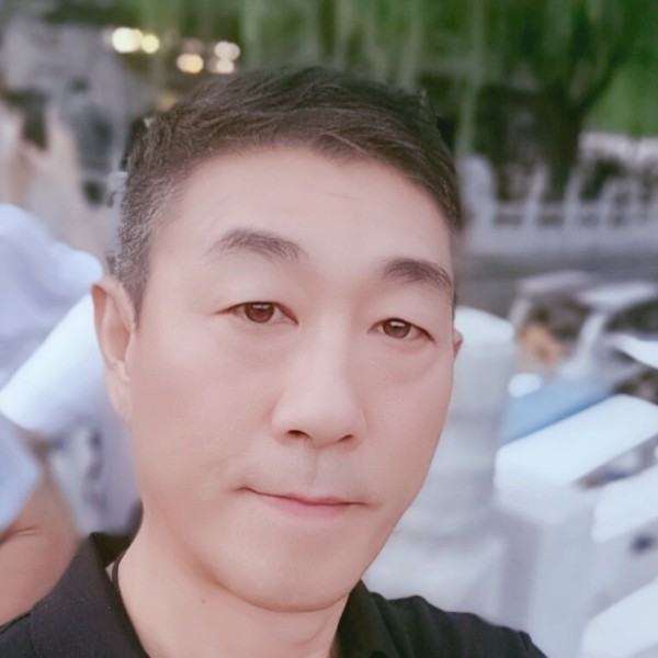 魁梧蹁跹彩虹的照片