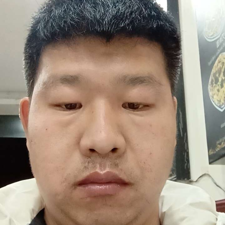 碧蓝蹙眉帽子的照片