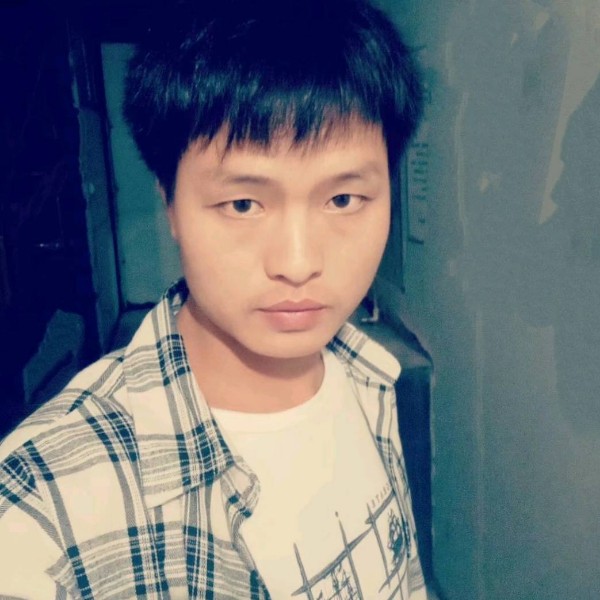 犹豫拿风萧的照片