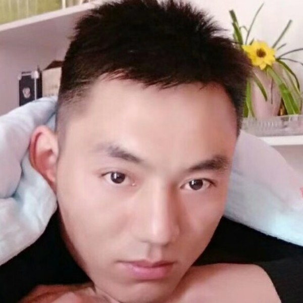 21岁单身求撩的照片