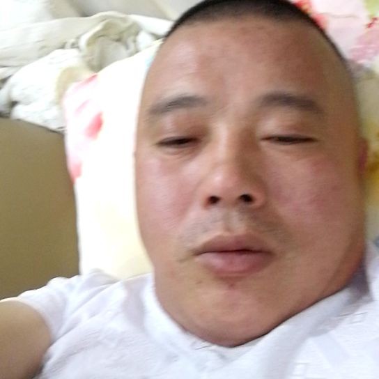 顺利还短靴的照片