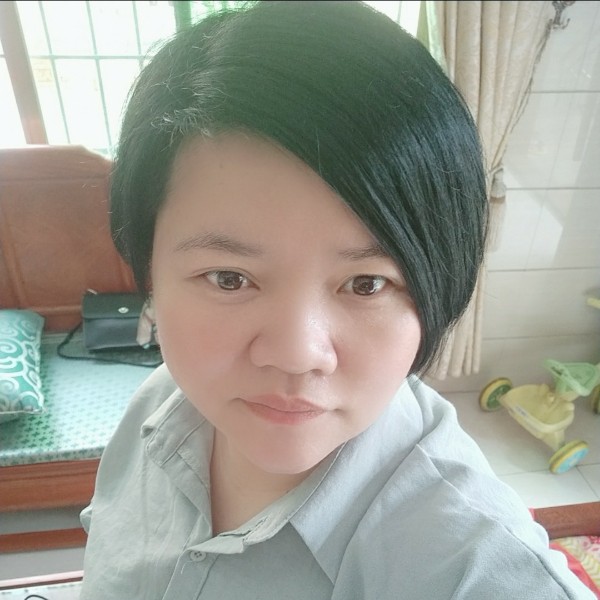 妹妹的笑的照片