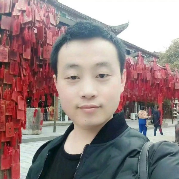 憋说话吻我，的照片
