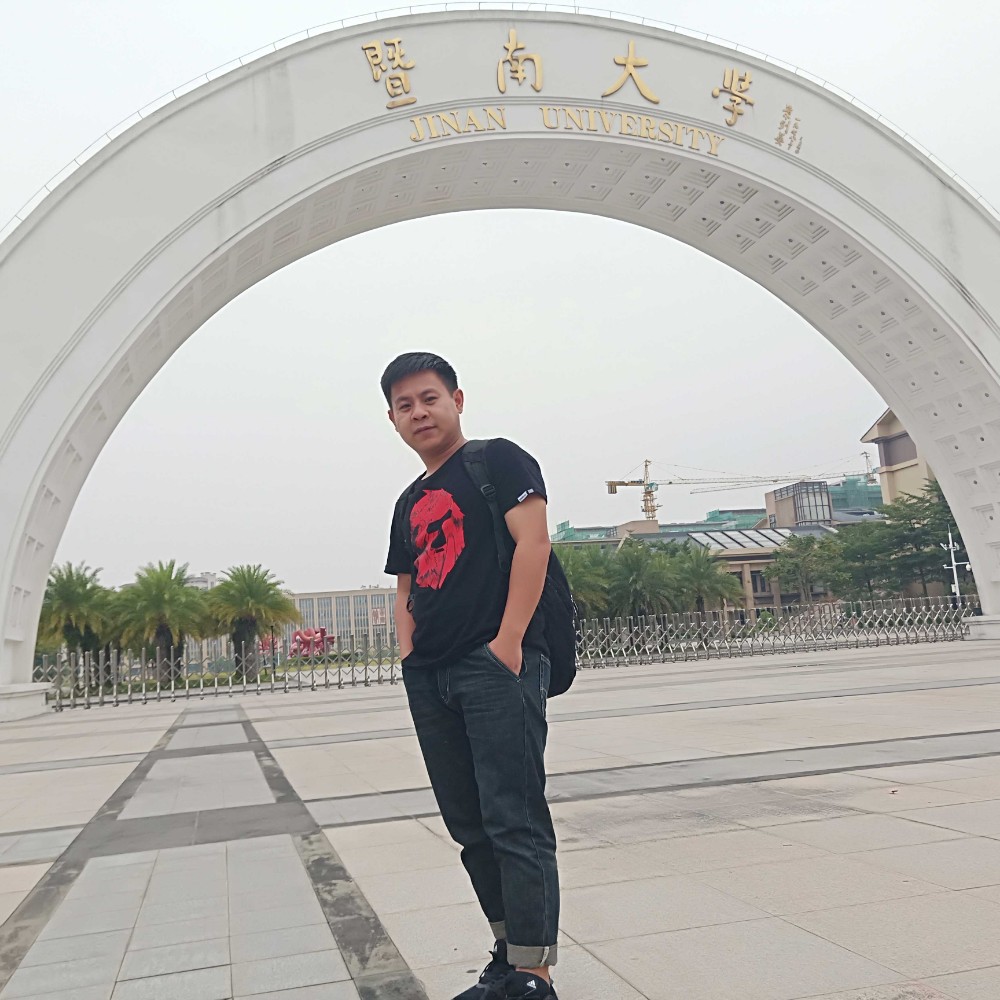 红酒怕孤独的照片