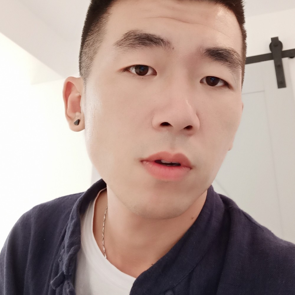 老黄瓜喷绿漆的照片