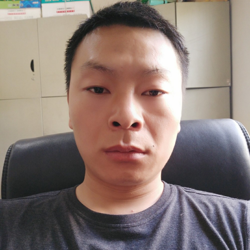 黄昏下的恋爱的照片