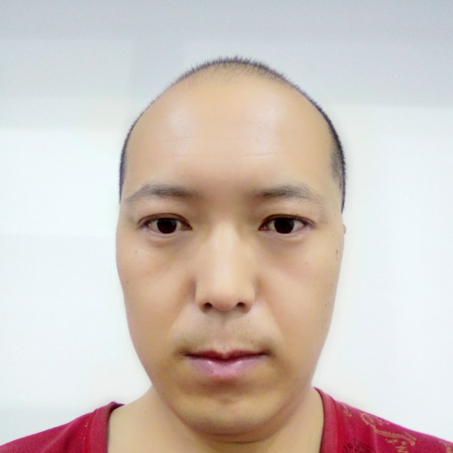 灰色毛衣i的照片