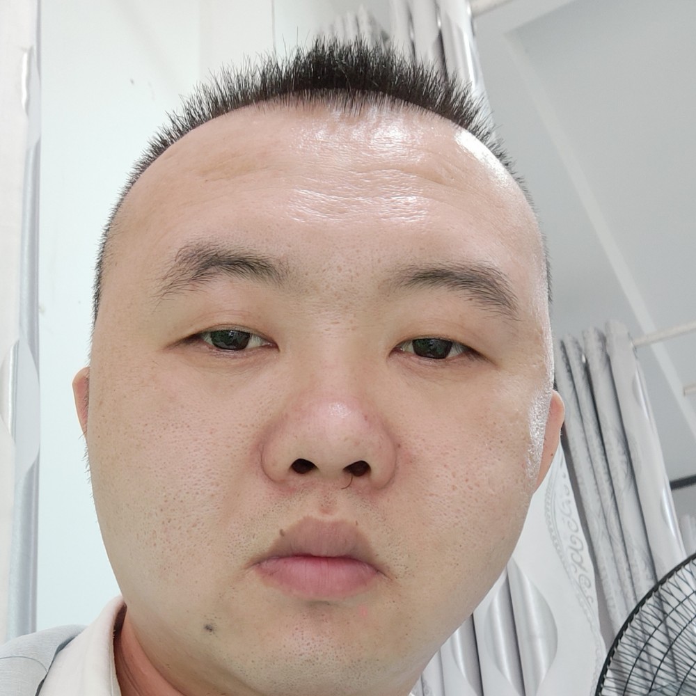 西牛爱恋小巧的照片