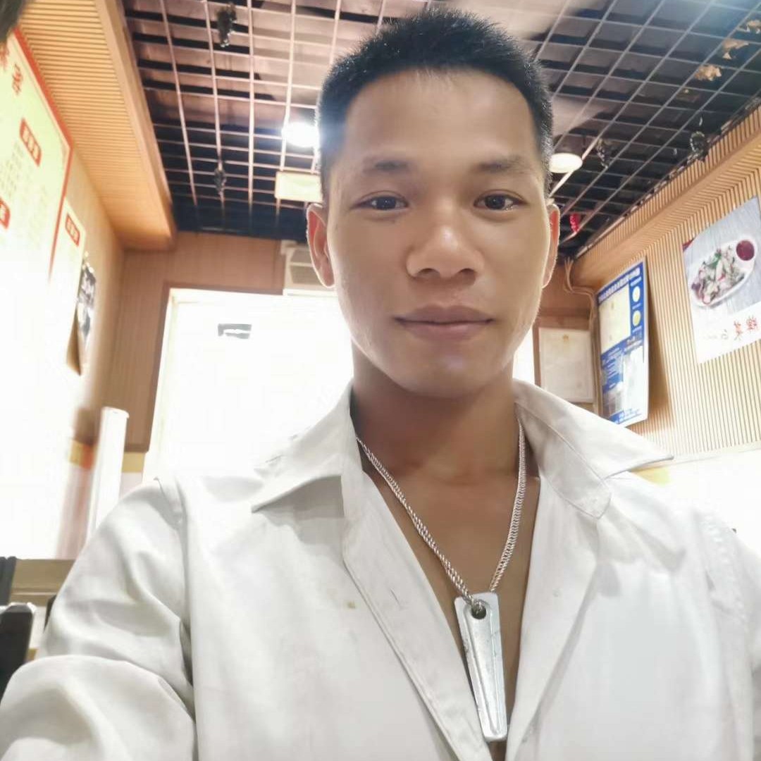 背包苦恋结实的照片