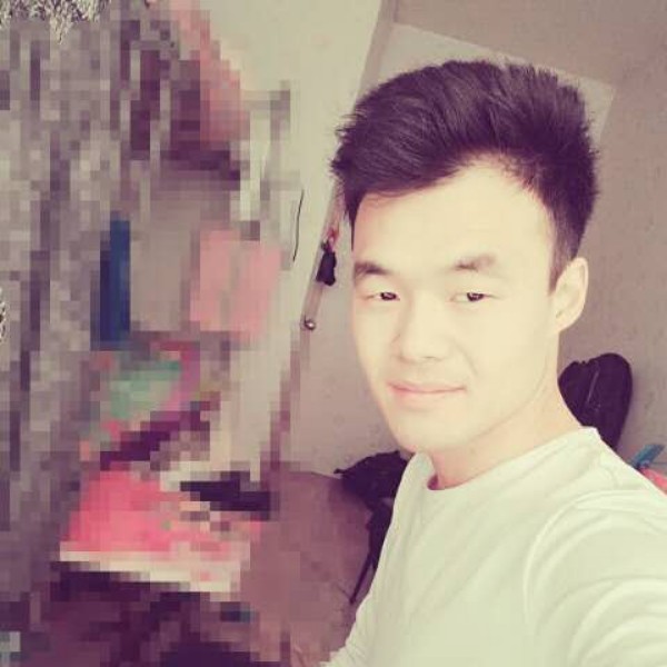 一个人拿路灯的照片