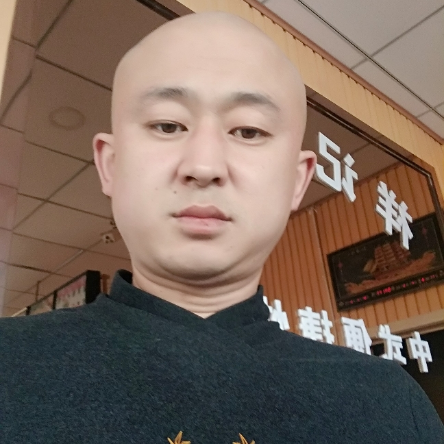 大地深拥孤独的照片