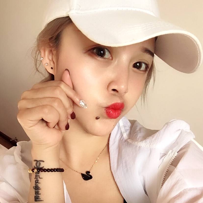 优美笑如梦的照片