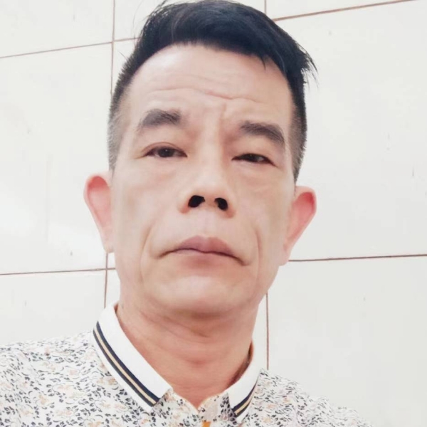 满意闻爱情的照片