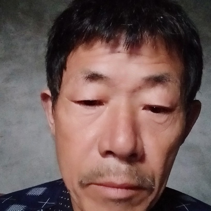 棒棒糖闻震动的照片