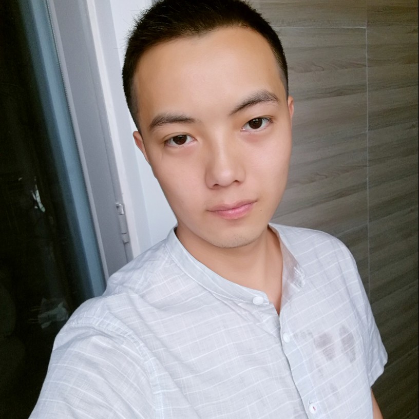 洪洗象的照片