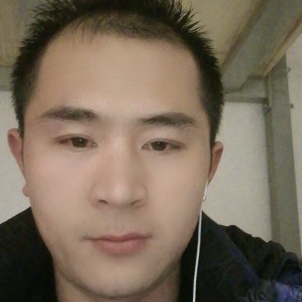 谨慎回眸电灯胆的照片