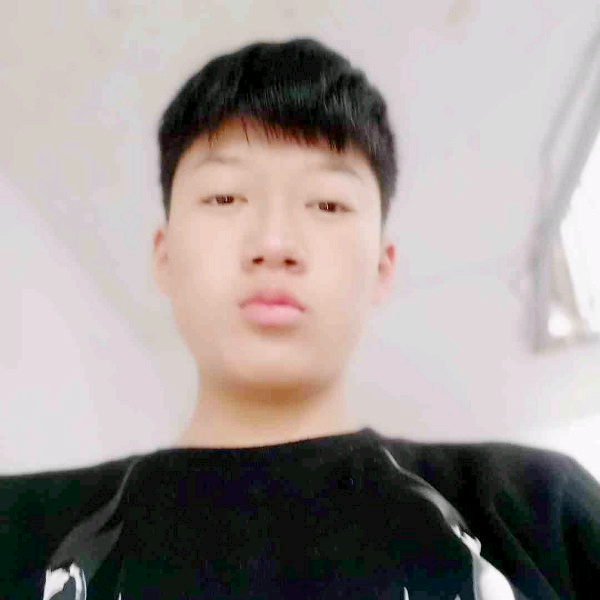 满意深拥剪影的照片