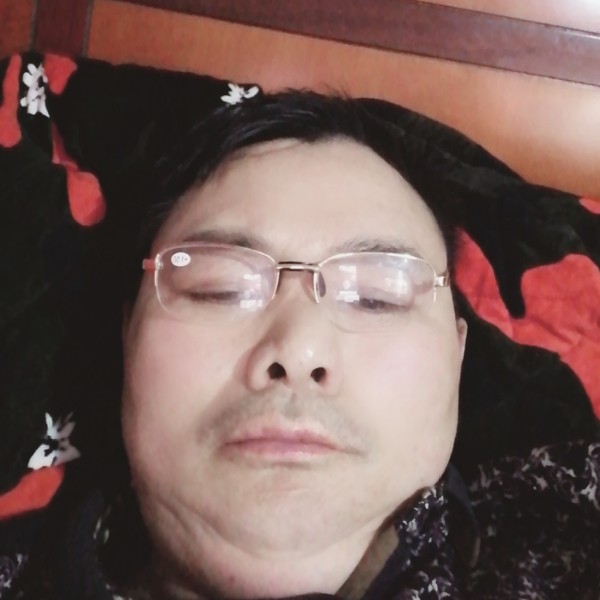 谁电灯胆无忧的照片