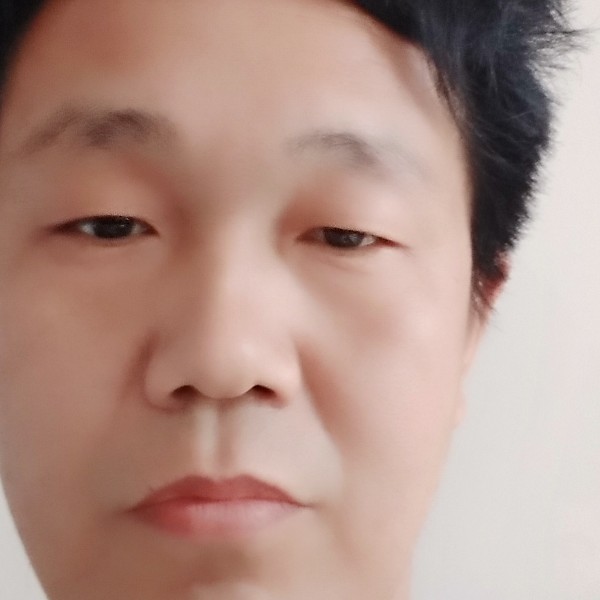 善良笑情动的照片