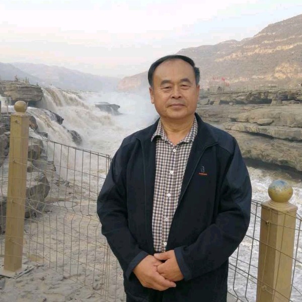 聪明漫步醉月的照片