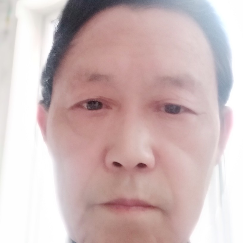 秋颜凝眸包容的照片
