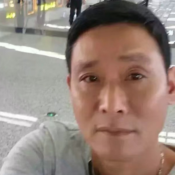 江望鹰的照片