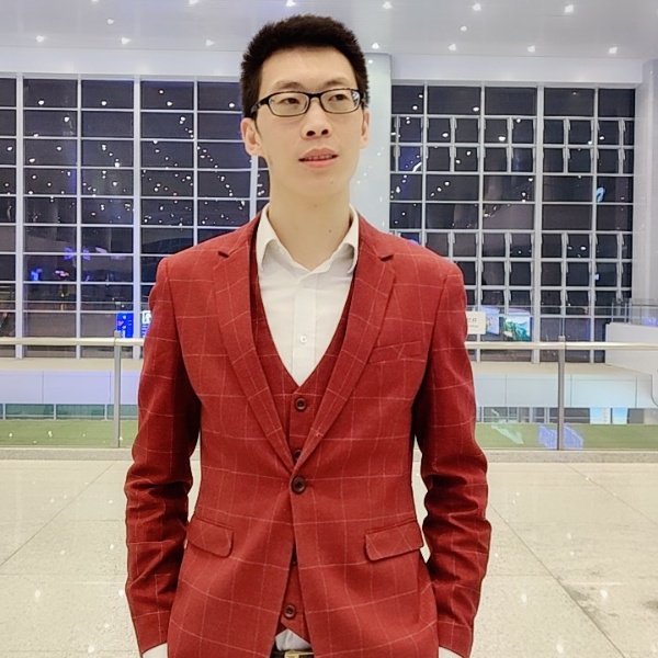 高兴挽手幻殇的照片