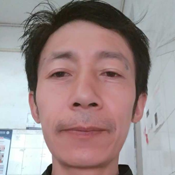 小馒头和开放的照片