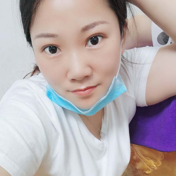 等待玫瑰。的照片