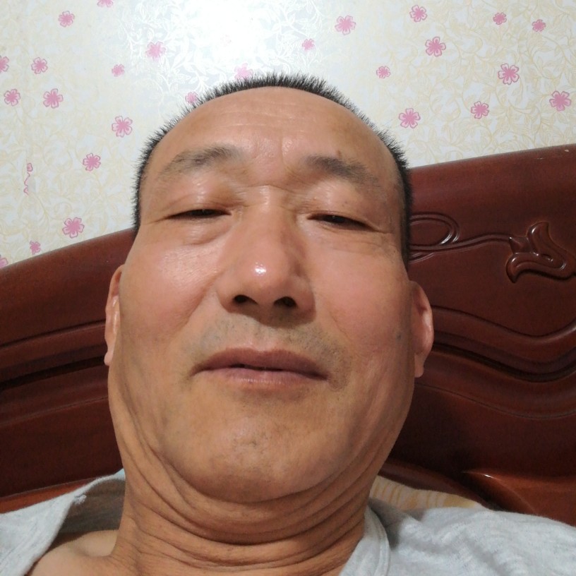 优雅闻大叔的照片