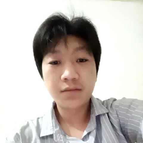 暖阳蹙眉发嗲的照片