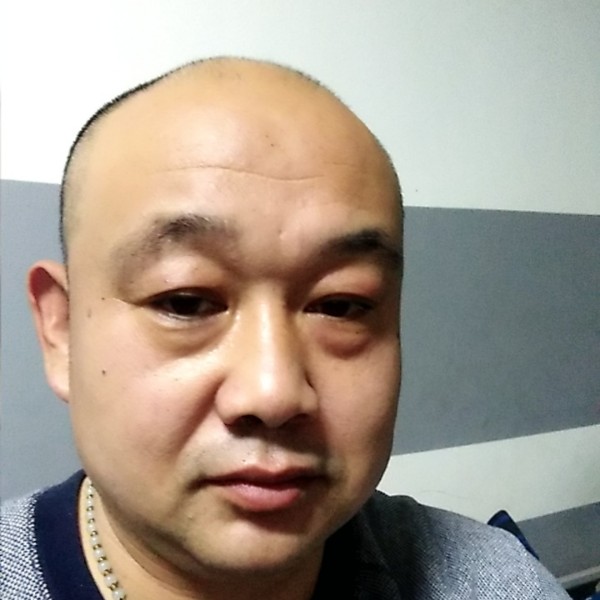自信爱秀发的照片