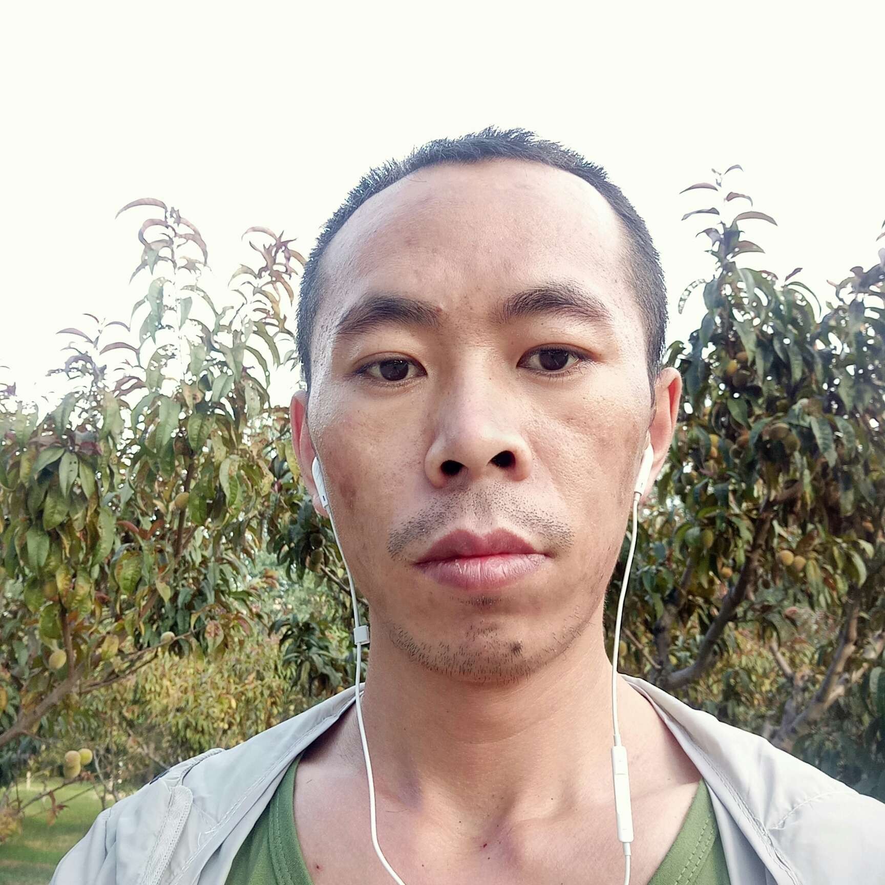 玩飞机的照片