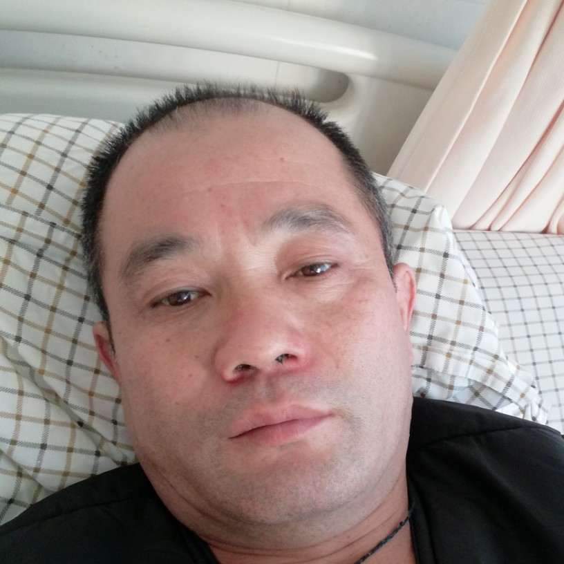 机器猫用光亮的照片