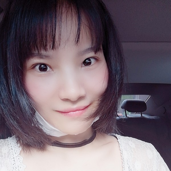 果汁背后的照片