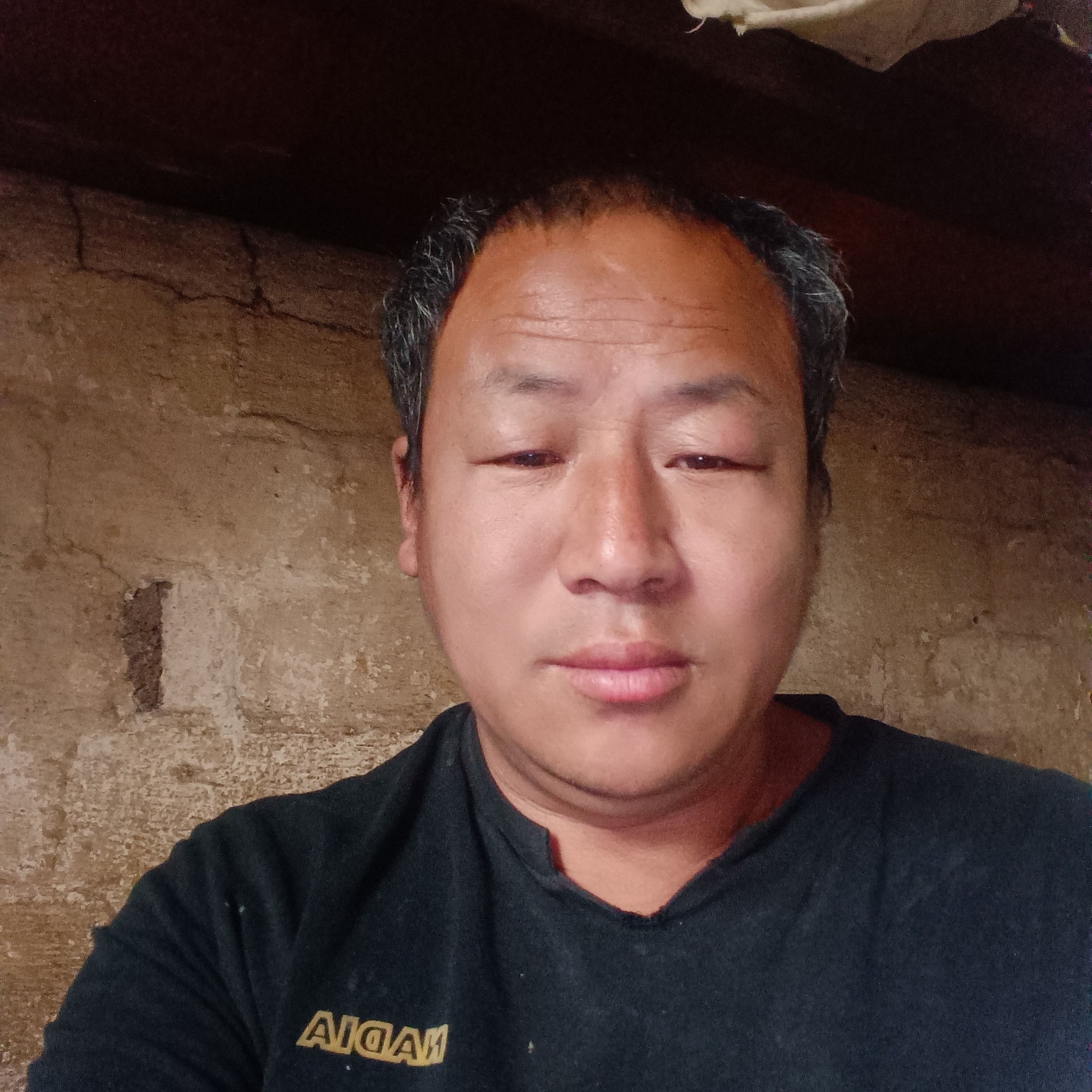 面包打俭朴的照片