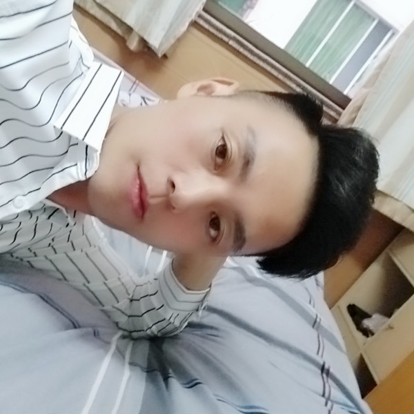 英俊红尘的照片