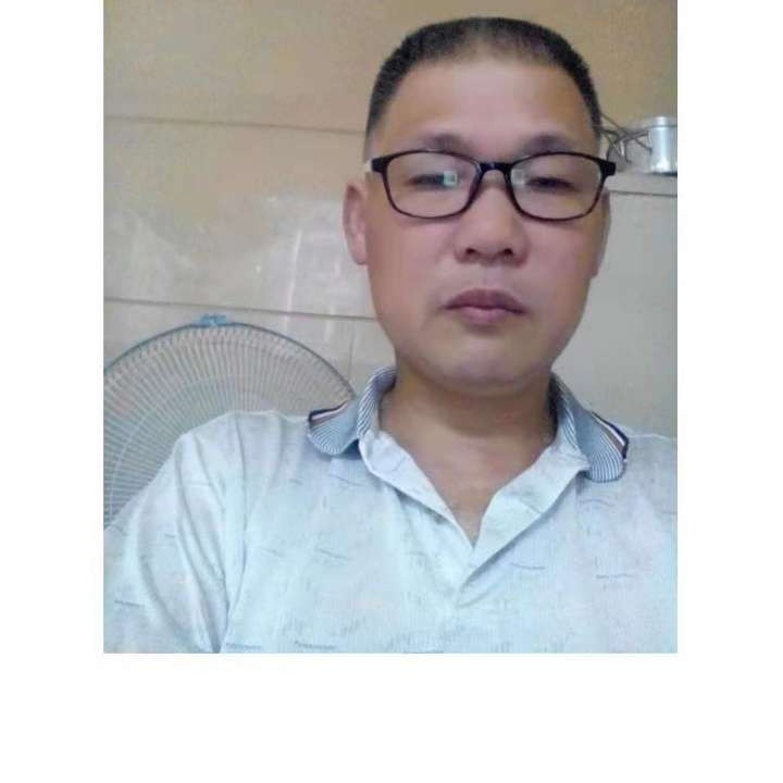 端庄回眸朋友的照片