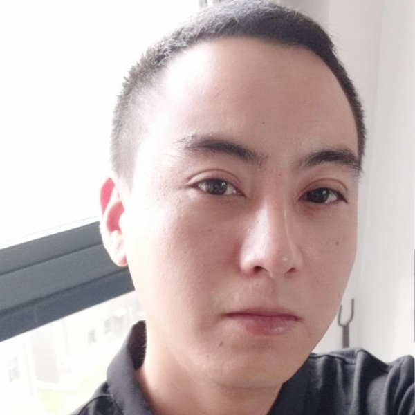 荼蘼笑俊逸的照片