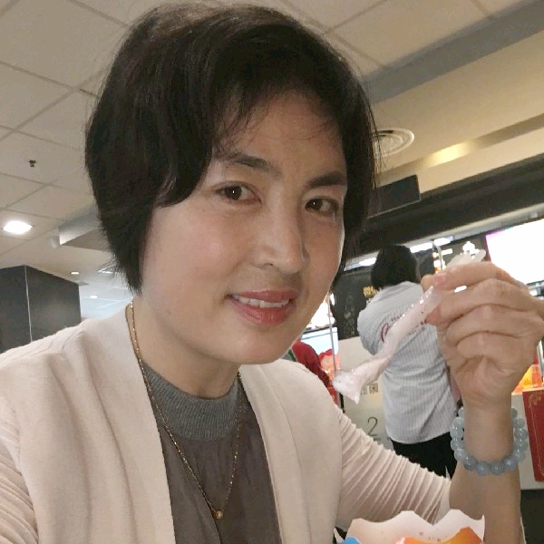 锦瑟笑无奈的照片