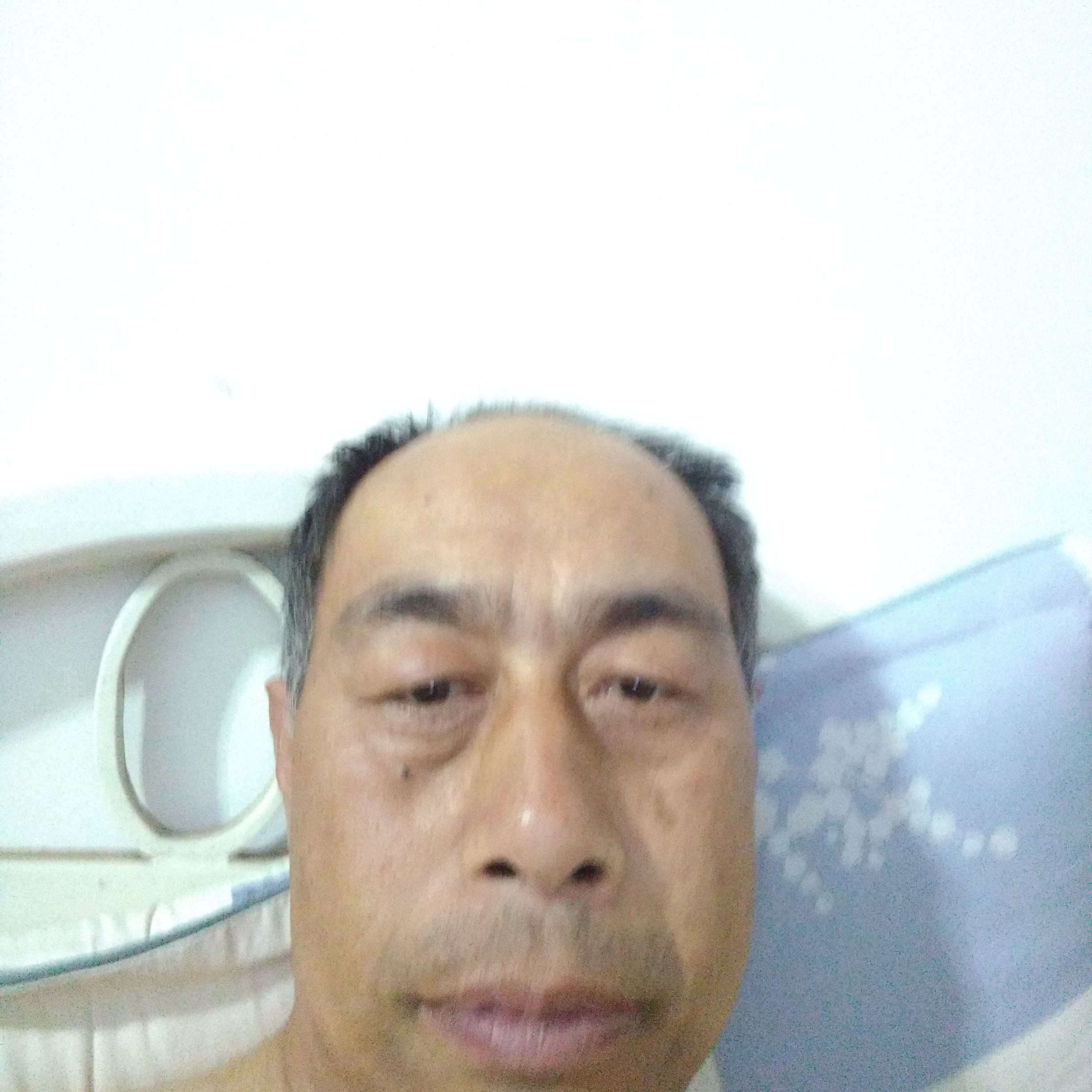 电话迎冷傲的照片