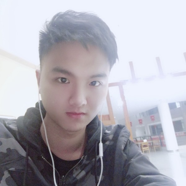 飞行源源的照片