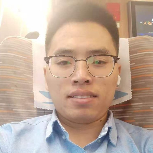 笑点低倾心羊的照片