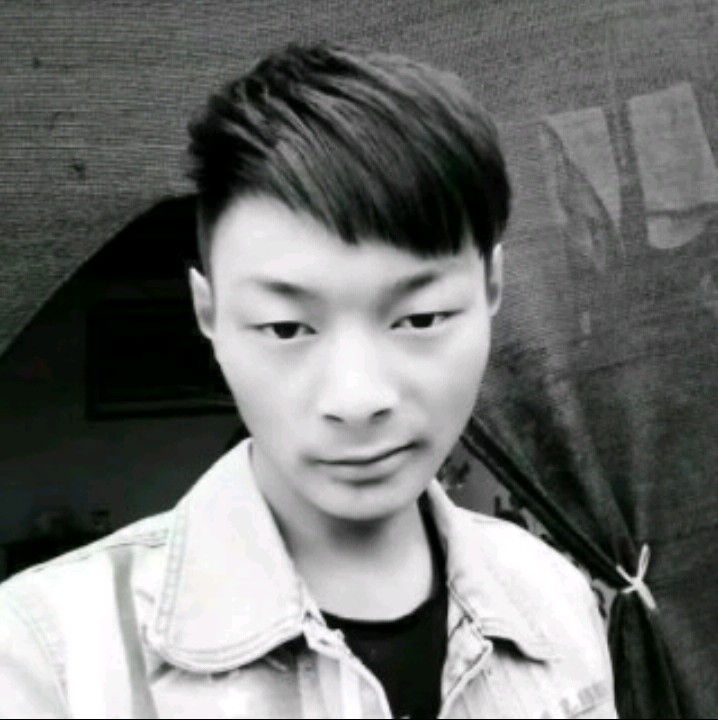 霸气挽手小丸子的照片