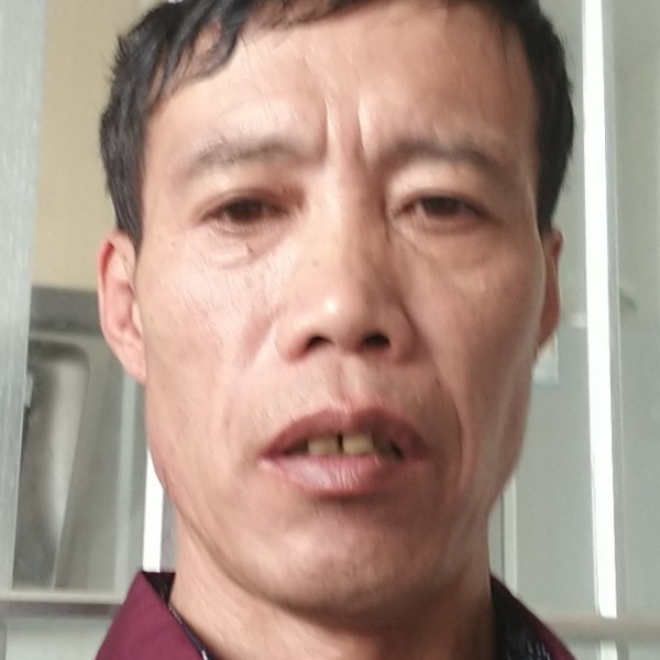 韶华的默默的照片