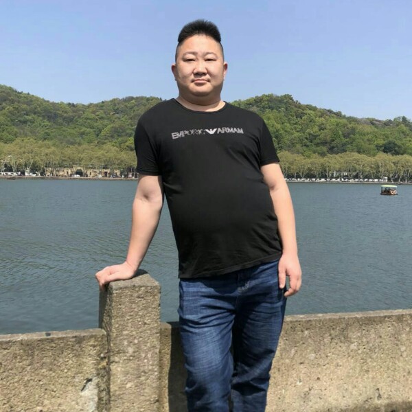 一心只容一人的照片