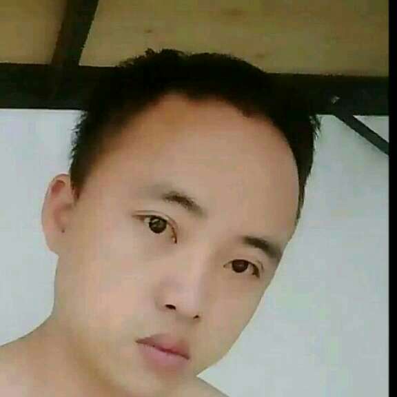 小伙保卫繁荣的照片
